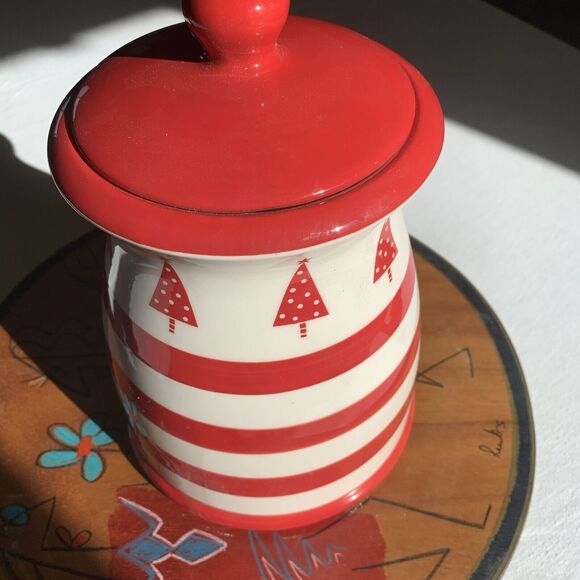 NEW TERRAMOTO 10” CERAMIC Christmas Canister Jar Trees Red Antique White *HTF!* - Picture 2 of 8